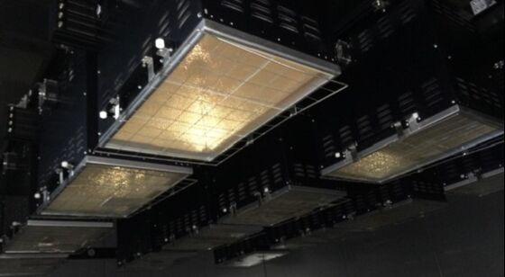 Komora badawcza wytrzymałości w gorących miejscach / BBA Simulator słoneczny naturalnego światła Moduł fotowoltaiczny PV Sprzęt do testowania maszyny starzenia