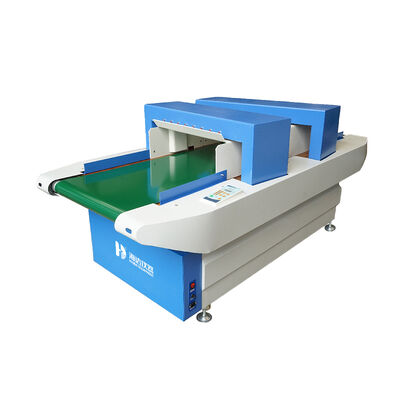 Dwugłowicowy wykrywacz igieł metalowych o szerokości detekcji 600 mm i prędkości transportu 24 m/min do testowania tekstyliów